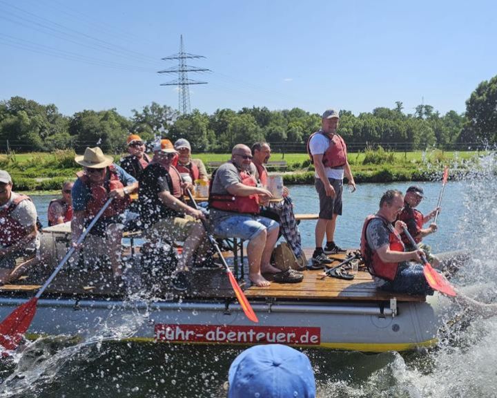 EFTler auf der Ruhr in einem Floß